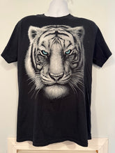 Blue Eyed Tiger Graphic Tee Shirt Size Large