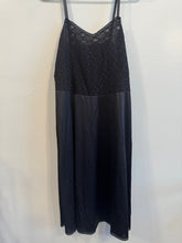 Vintage Vanity Faire Black Slip Size Medium