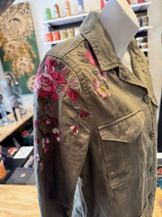 Pre-Owned Army Green Chore Coat w/ Embroidered Flowers Size XS
