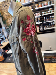 Pre-Owned Army Green Chore Coat w/ Embroidered Flowers Size XS