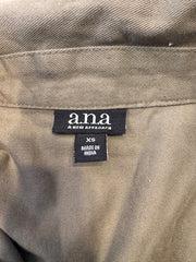 Pre-Owned Army Green Chore Coat w/ Embroidered Flowers Size XS