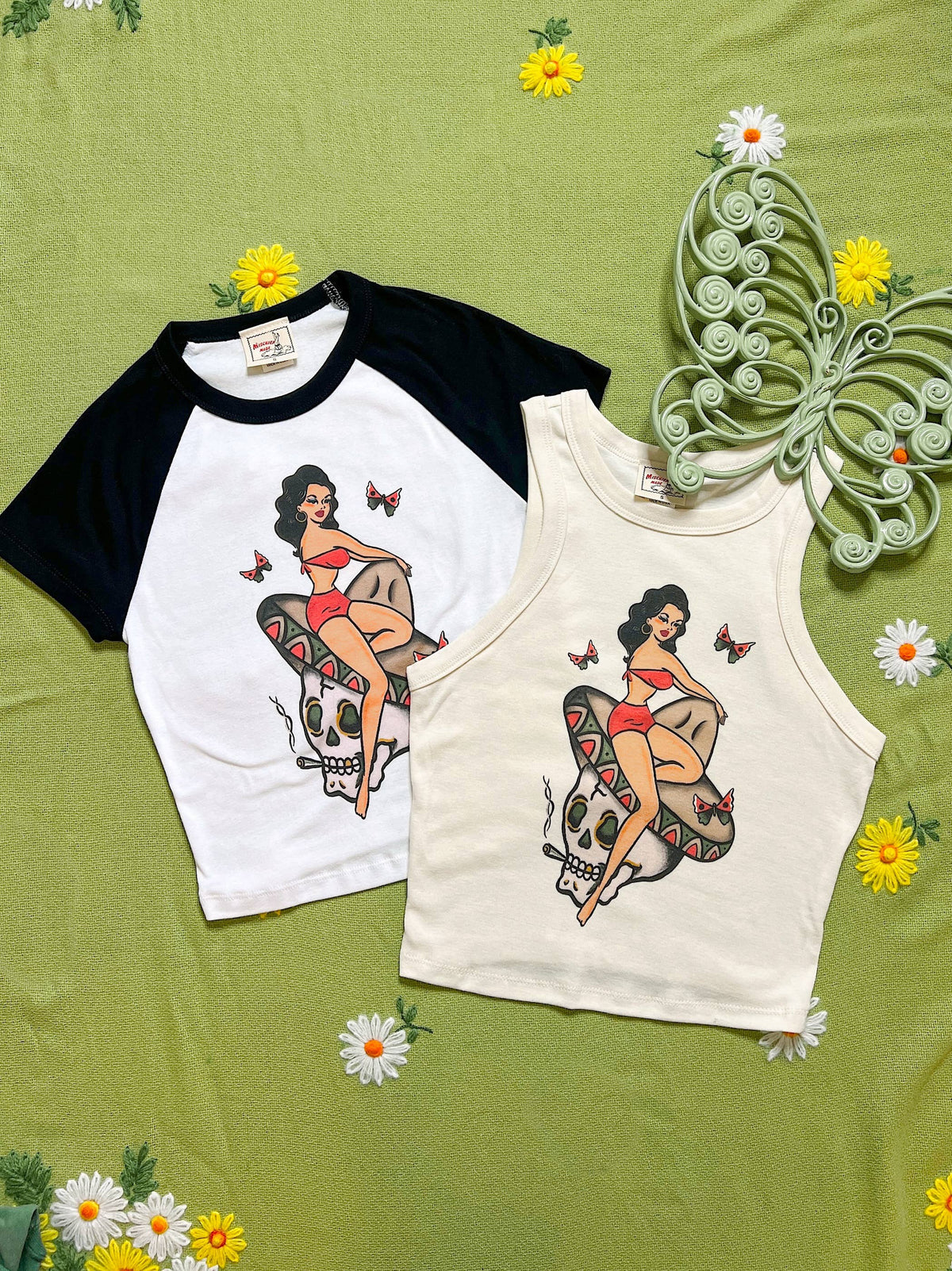 Belle Muerte Short Raglan Cropped Baby tee in White/Black