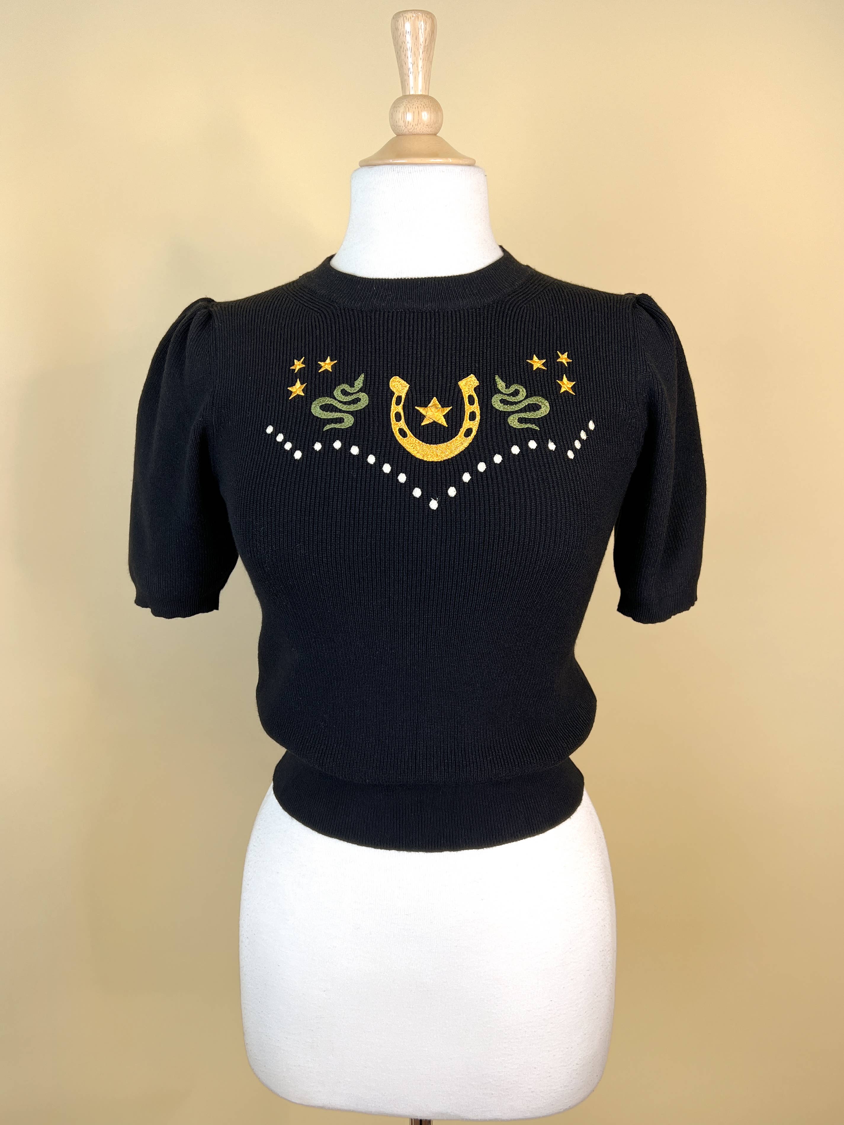 NWT Lucky Horseshoe Short Sleeve Sweater in Black
