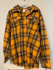 Pre-Owned Peach Love Big Button Flannel Size Medium