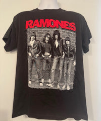 NEW Ramones Tee Shirt Size Large
