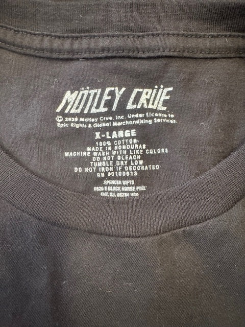 NWOT Motley Crue " Smokin' In The Boys Room" Tee Shirt XL Secondary image