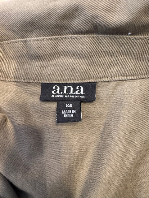 Pre-Owned Army Green Chore Coat w/ Embroidered Flowers Size XS