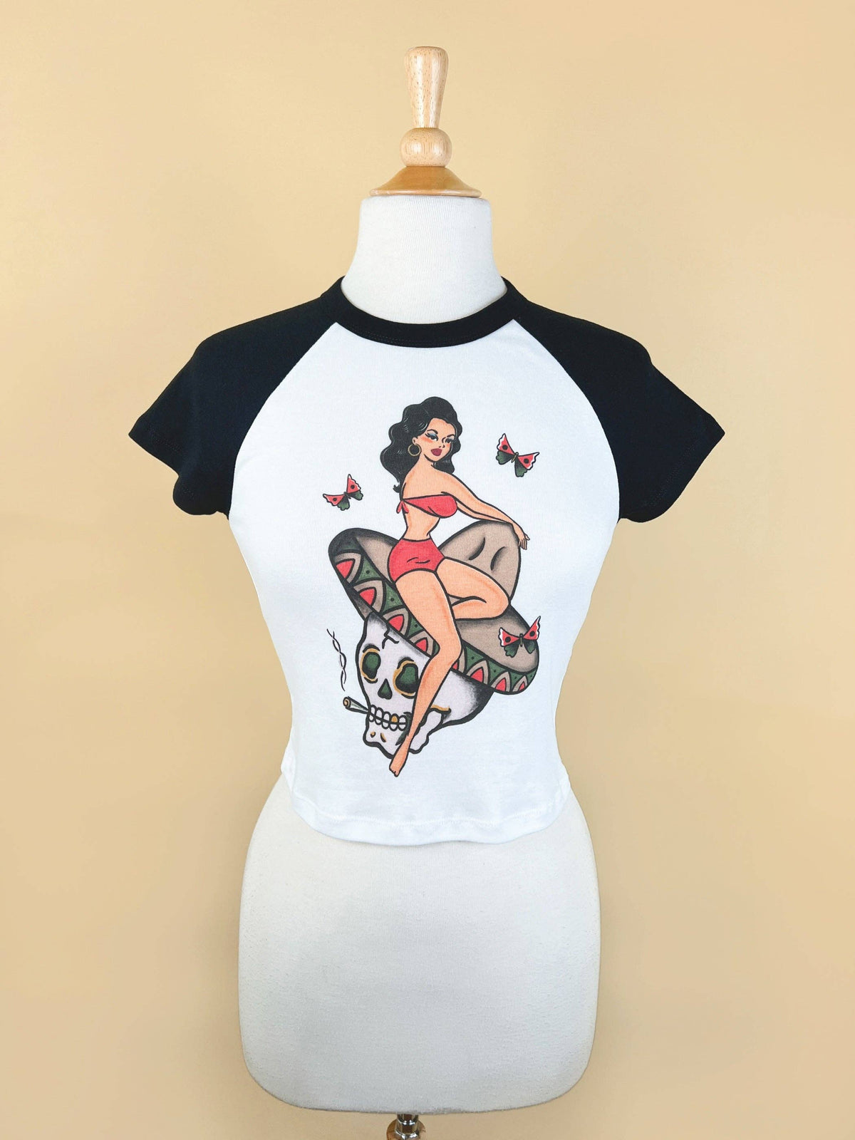 Belle Muerte Short Raglan Cropped Baby tee in White/Black