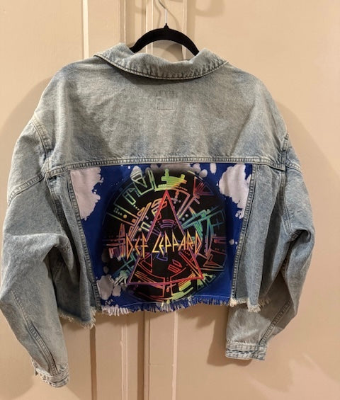Customized One of a Kind embellished Denim Original Jean Jacket "DEF LEPPARD" Size Medium Wide