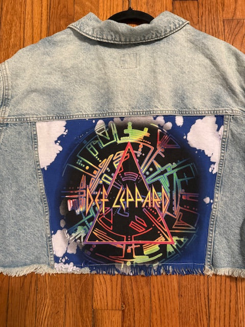 Customized One of a Kind embellished Denim Original Jean Jacket "DEF LEPPARD" Size Medium Wide